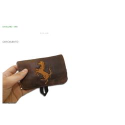 Portatabacco horse con disegno dorato | altieri confezioni - Altieri Confezioni | Borse, Abbigliamento ed Accessori in Pelle